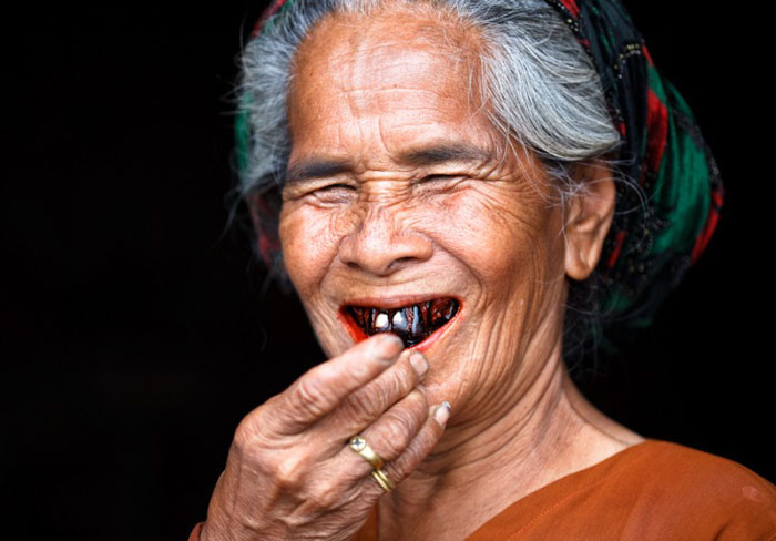 咀嚼檳榔 檳榔在海南是怎樣的一種存在?真的那么好吃嗎?